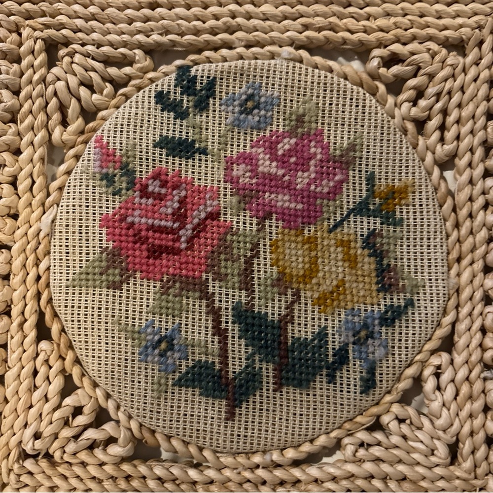 Source Unknown Beige Woven Bag with Floral Design - Picture 2 of 5